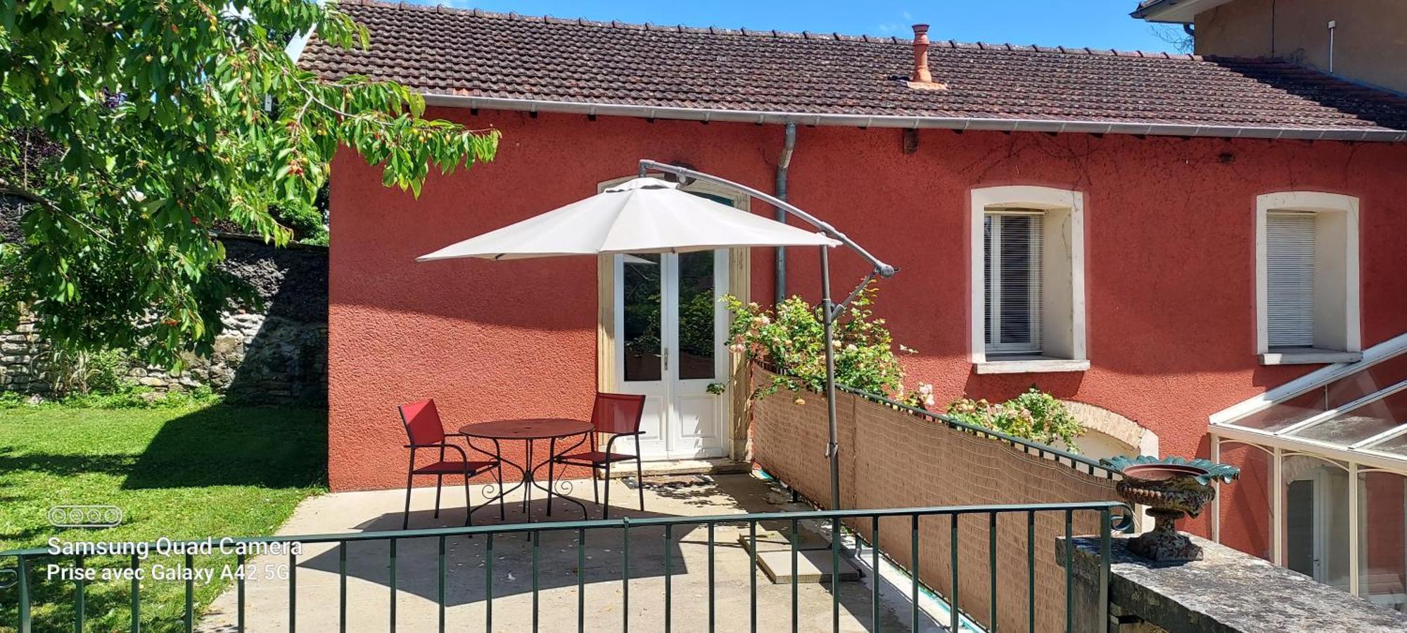Maison Letrat La Tour-du-Pin Exterior foto